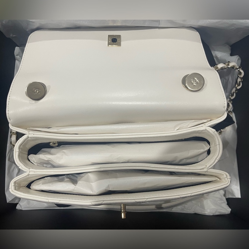Brand new Chanel Large - Picture 5 of 5